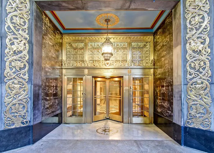 Hampton Inn And Suites Cincinnati - Downtown